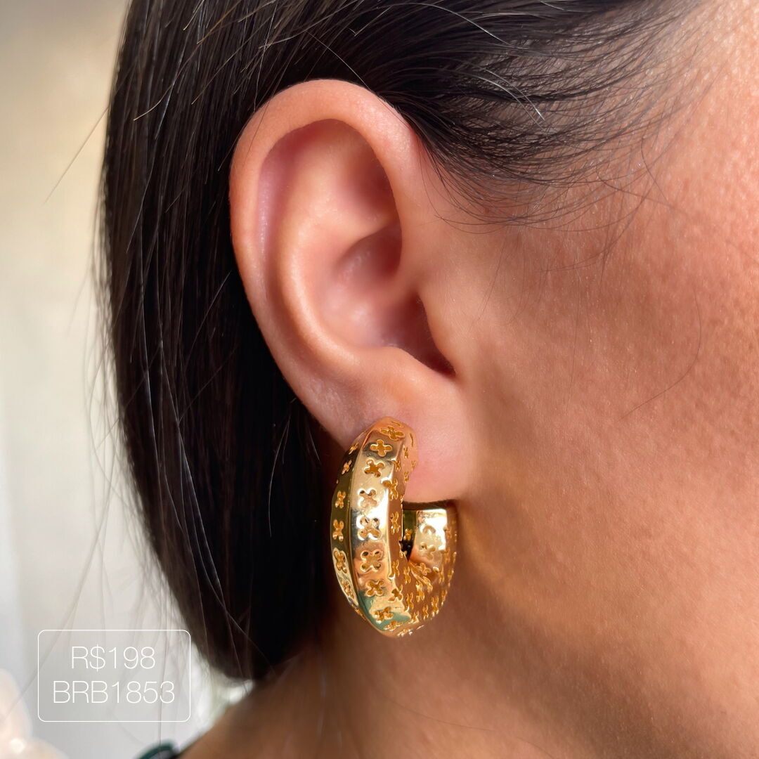 Argola Puff V@n Cleef Vazada Lisa Dourada